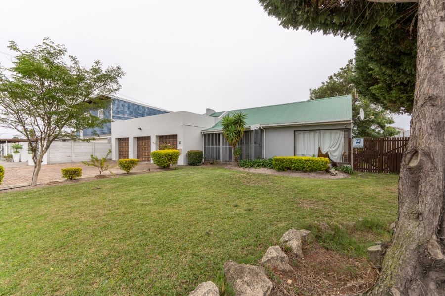 4 Bedroom Property for Sale in Rouxville Western Cape